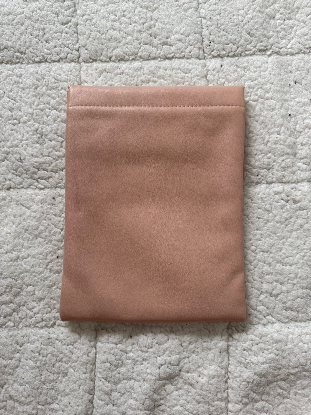Chapters Blush Pink Leatherette Book & Document Sleeve (Includes Gold Pen) - Picture 4 of 6